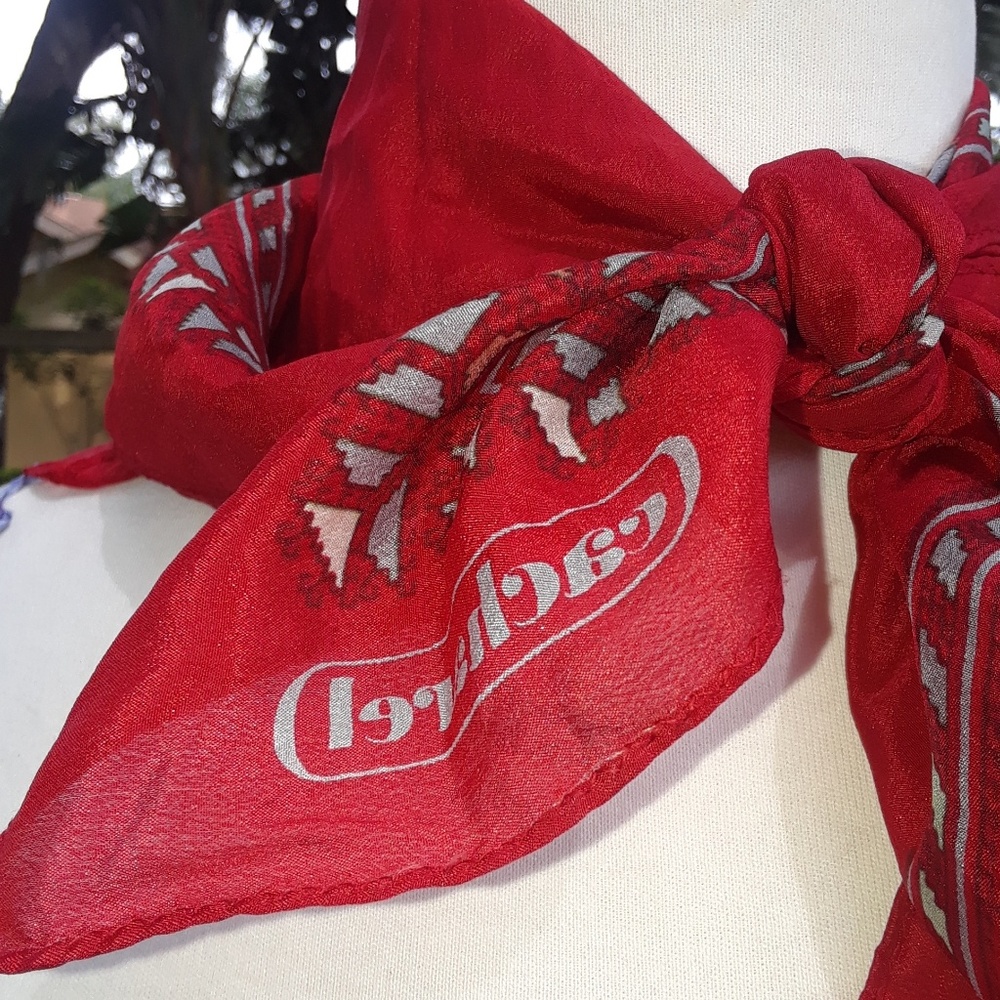 CACHAREL red scarf - Picture 3 of 5